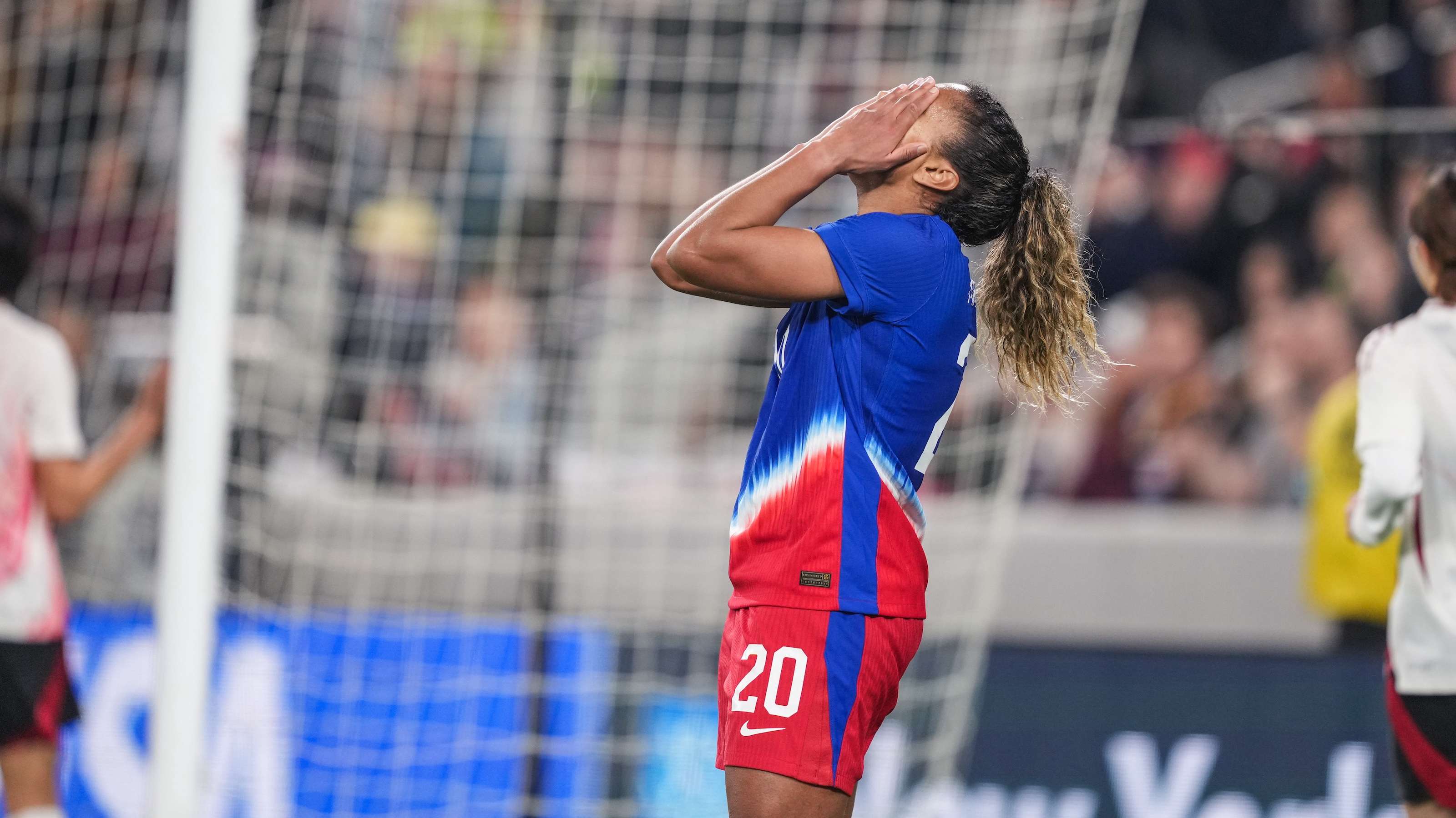 整体表现更 整体表现更